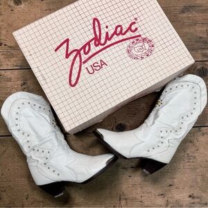 Vintage 80s Zodiac USA White Leather Studded Western Boots Size 6 Cowboy Boots